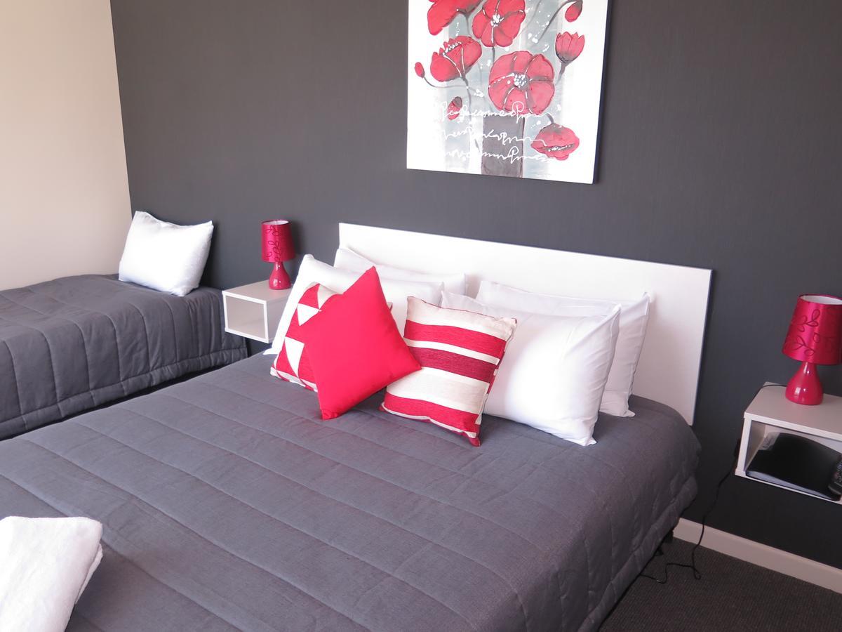Wheels And Reels Accommodation Mossburn ภายนอก รูปภาพ