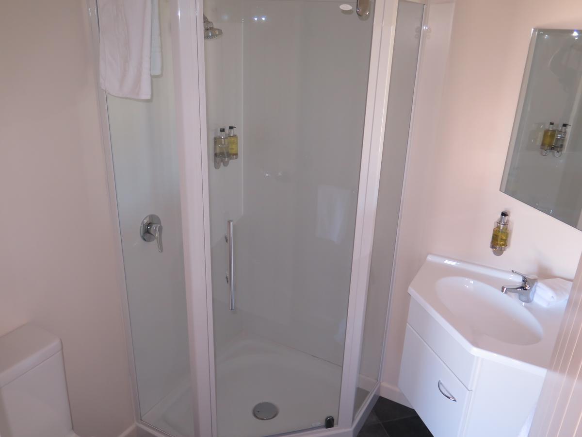 Wheels And Reels Accommodation Mossburn ภายนอก รูปภาพ