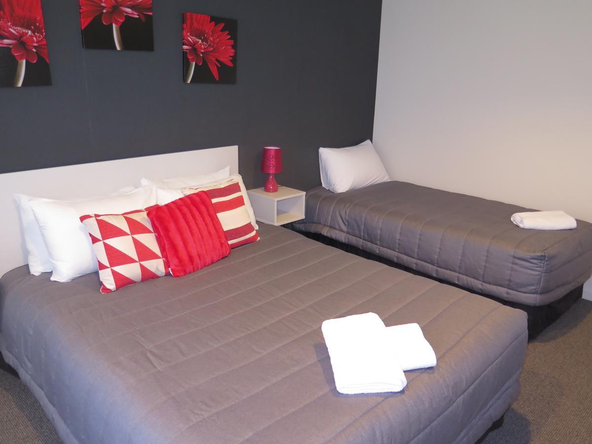 Wheels And Reels Accommodation Mossburn ภายนอก รูปภาพ